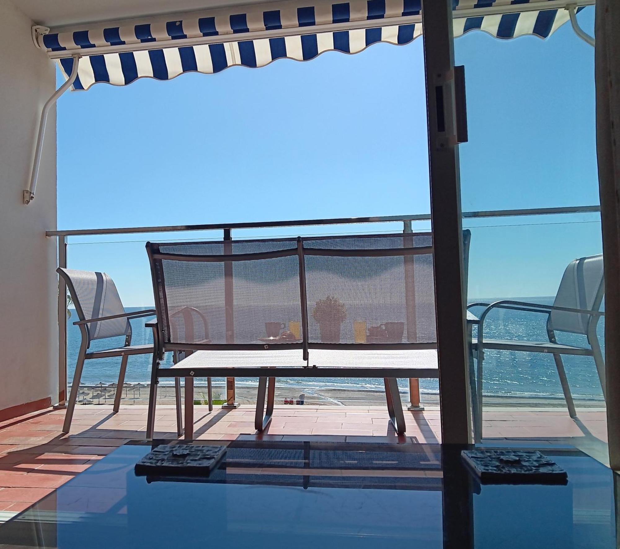 Alojamiento Iberia Playa Estepona Luaran gambar